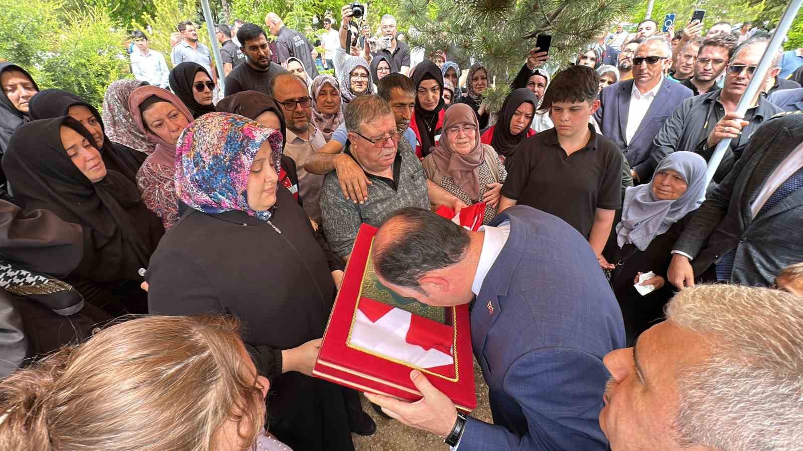 sehit itfaiye eri mehmet tekeli son yolculuguna ugurlandi 3