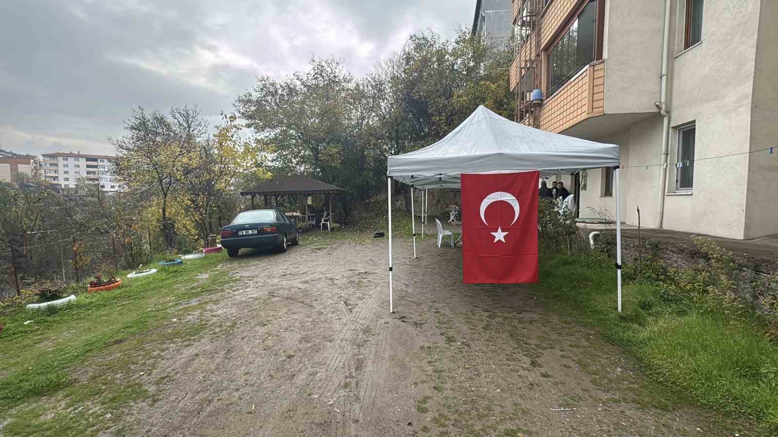 sehit kidemli bascavus ozcanin babasi oglum meslegini cok severdi 3 P6ri8INE