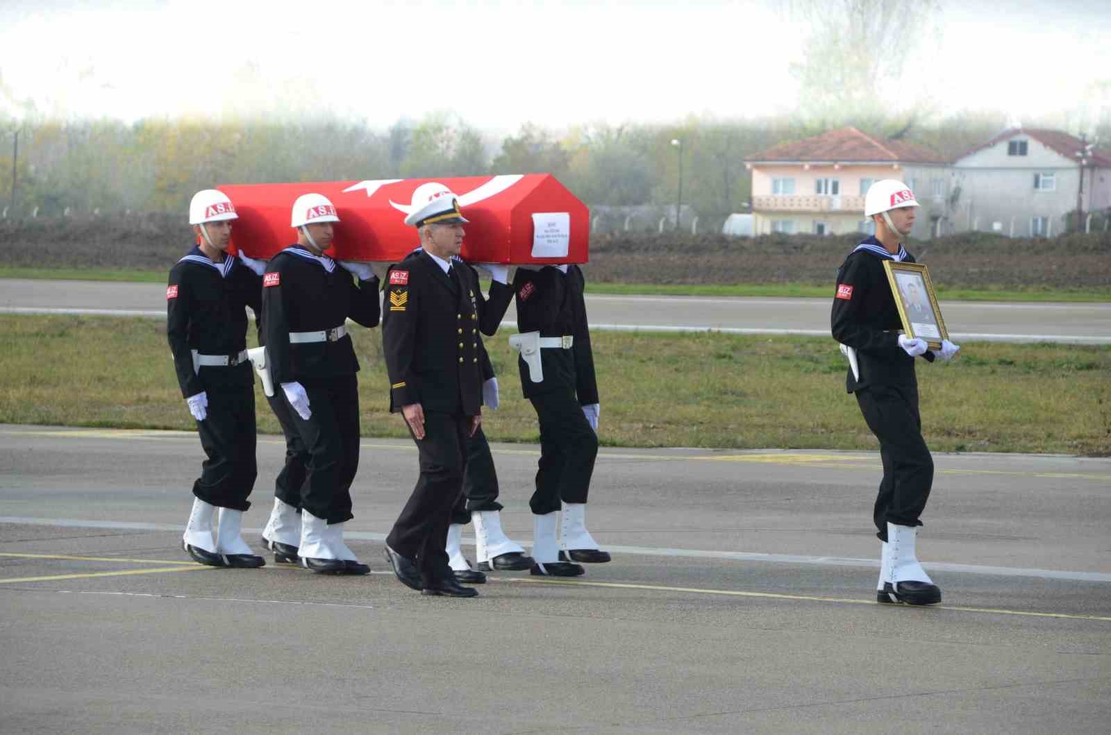 sehit nuri ozcanin naasi zonguldak havalimaninda karsilandi 2 vnKHPAlD