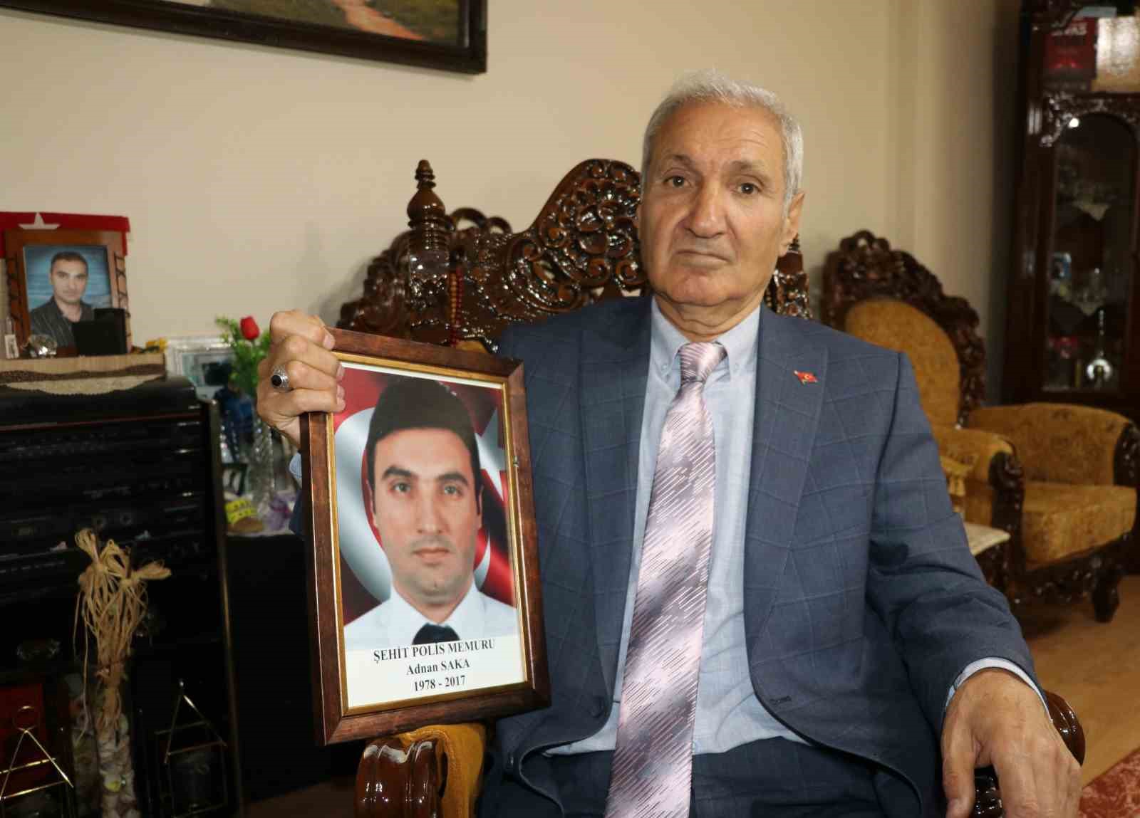 Şehit oğlunun adını 14 bin kitaplık kütüphaneyle yaşatacak 4 sehit oglunun adini 14 bin kitaplik kutuphaneyle yasatacak 0 ANQdId5H