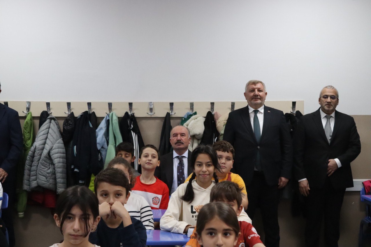 sehit ogretmen aybuke yalcin kabri basinda dualarla anildi 5 6p4QtMcF
