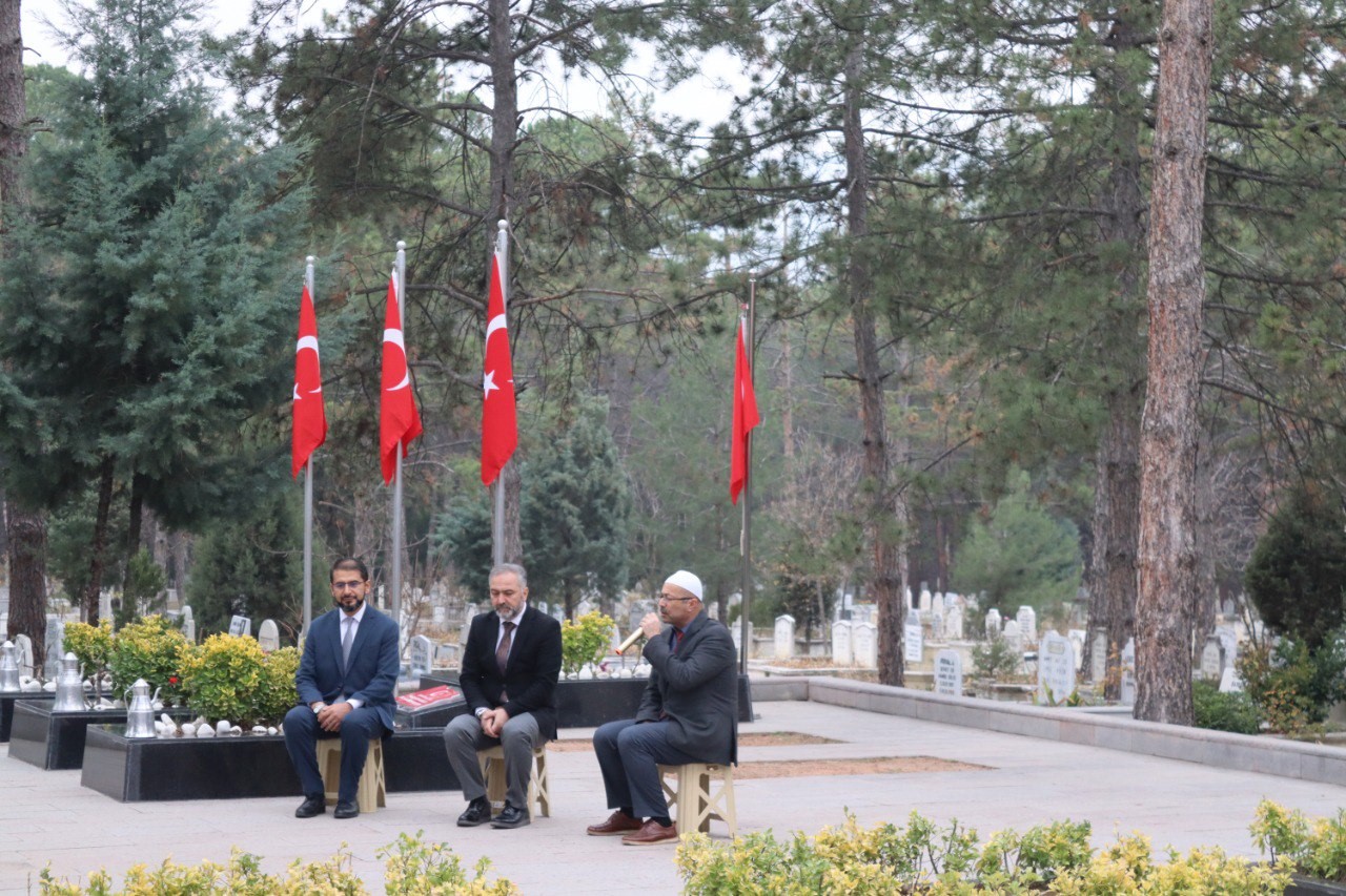 sehit ogretmen aybuke yalcin kabri basinda dualarla anildi 6 pN4FGQ9h