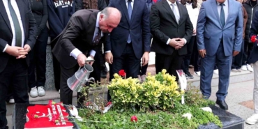 sehit-ogretmen-aybuke-yalcin-kabri-basinda-dualarla-anildi-VmgWgppL.jpg