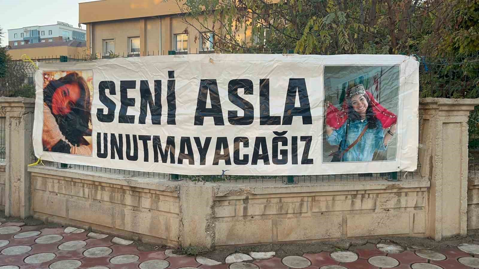 sehit ogretmen aybuke yalcin vuruldugu yerde anildi 0 LRREODsF