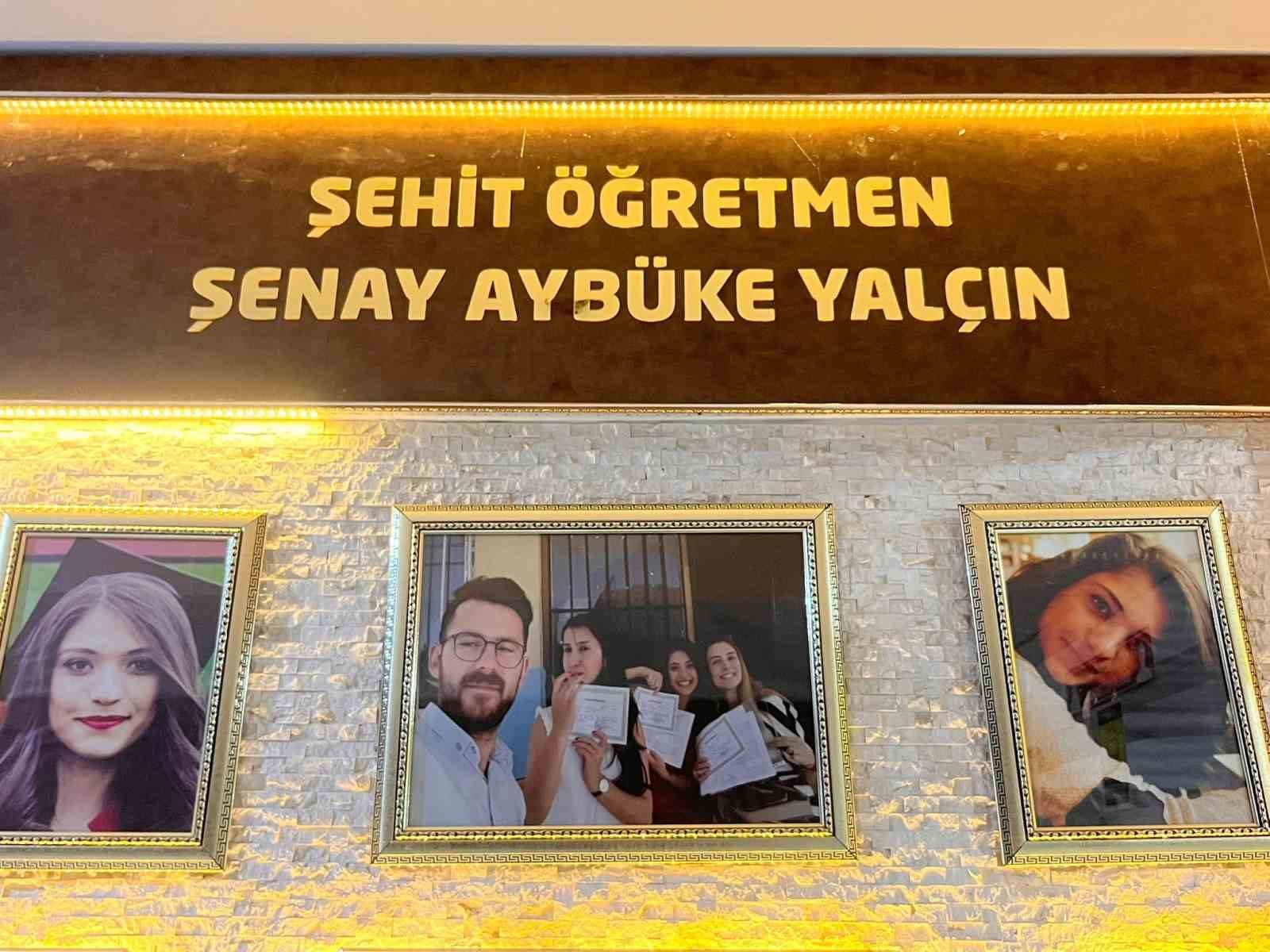 sehit ogretmen aybuke yalcin vuruldugu yerde anildi 3
