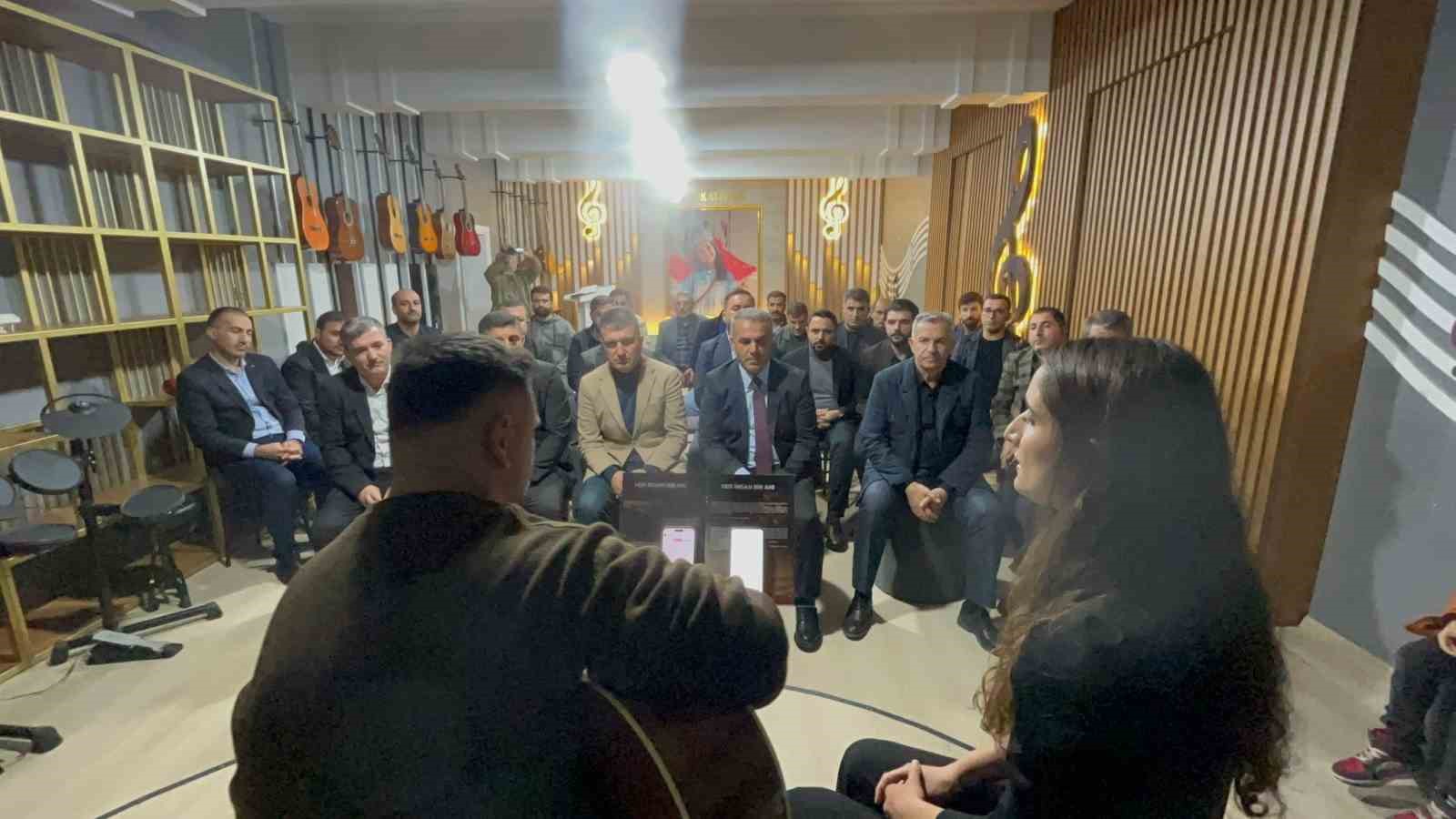 sehit ogretmen aybuke yalcin vuruldugu yerde anildi 5 NQ64sgTL