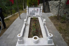 sehit-ogretmen-necmettin-yilmaz-sehadetinin-9-yilinda-kabri-basinda-anildi-dizK3rTG.jpg