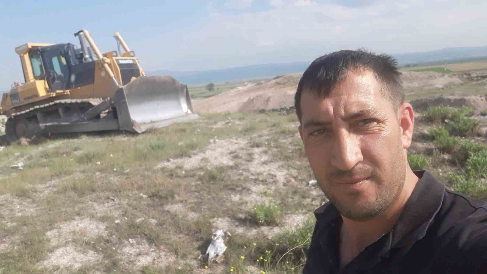 sehit operatorun cocukalari karnelerinin babalarinin kabrine goturdu 4 bTKgm4fU