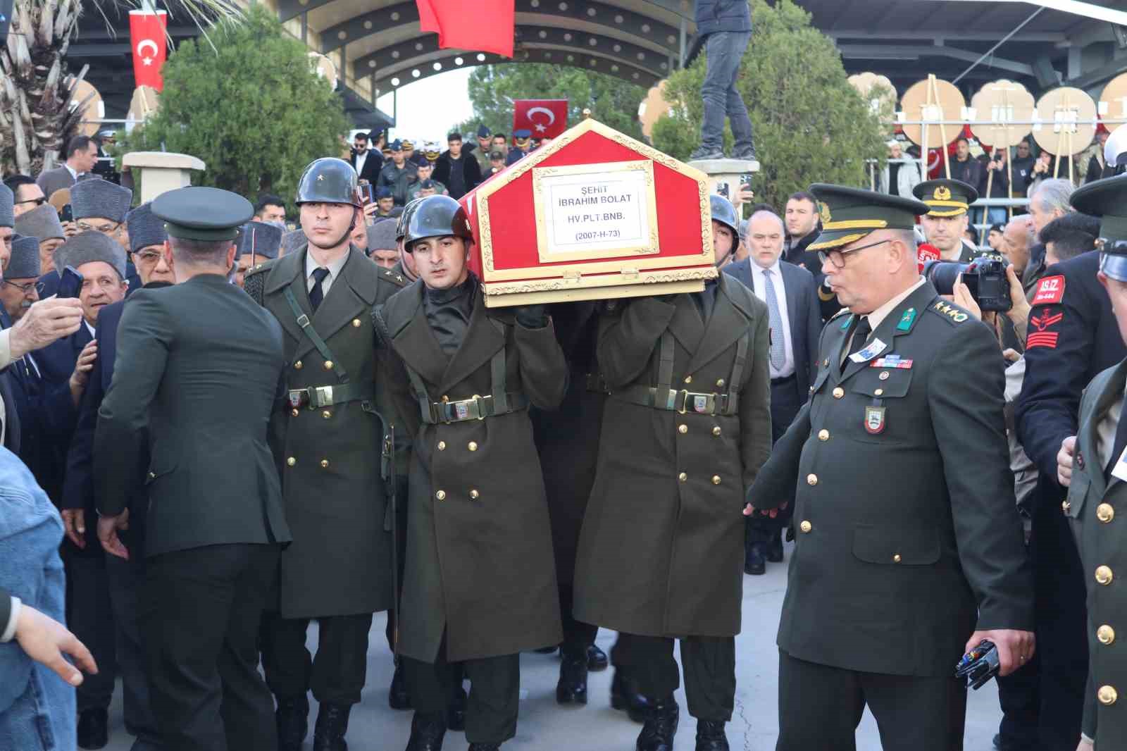 sehit pilot binbasi ibrahim bolat izmirde son yolculuguna ugurlandi 11 umN63XHs