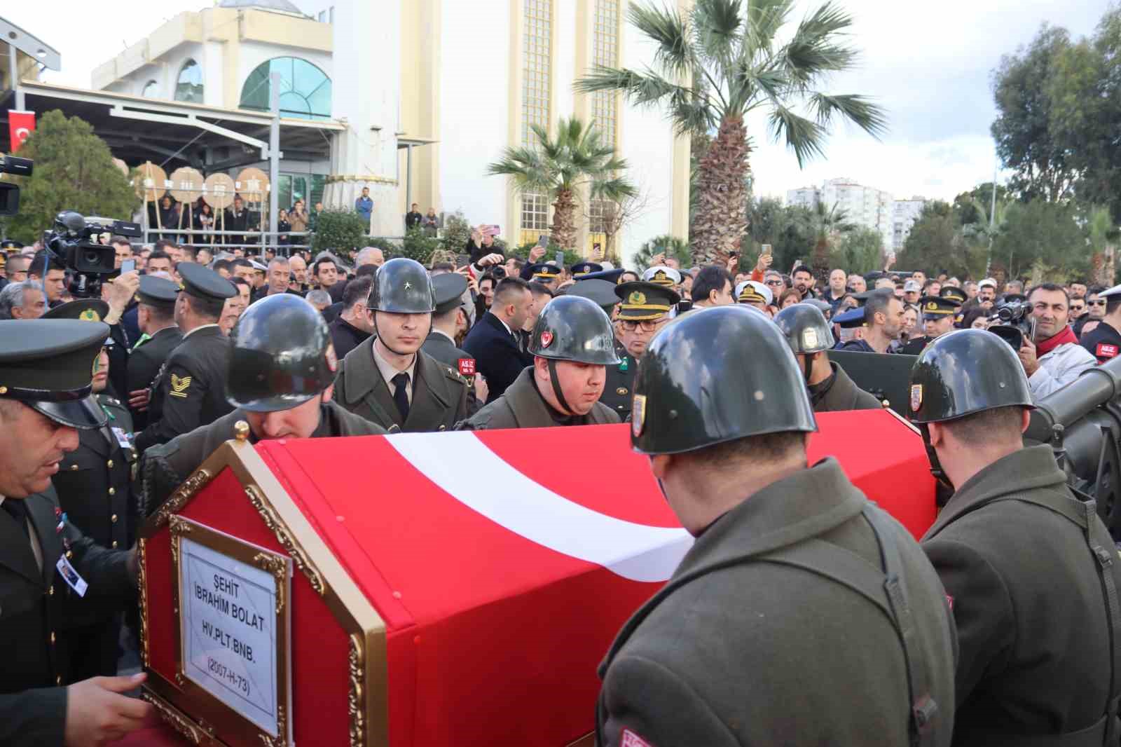 sehit pilot binbasi ibrahim bolat izmirde son yolculuguna ugurlandi 3 P6G3Plfl