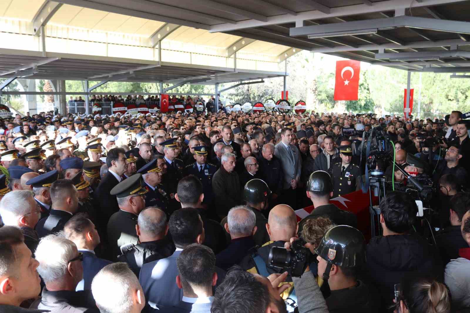 sehit pilot binbasi ibrahim bolat izmirde son yolculuguna ugurlandi 9 E2s6kdMM
