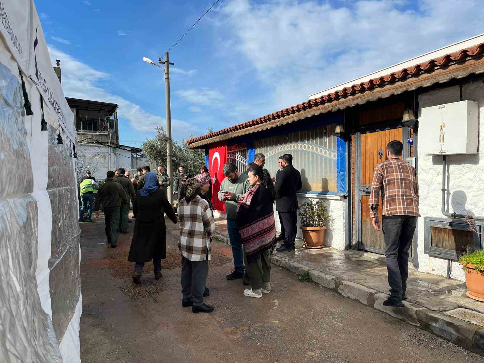 sehit pilotun izmirdeki evinde yas 1 fvpBaMd2