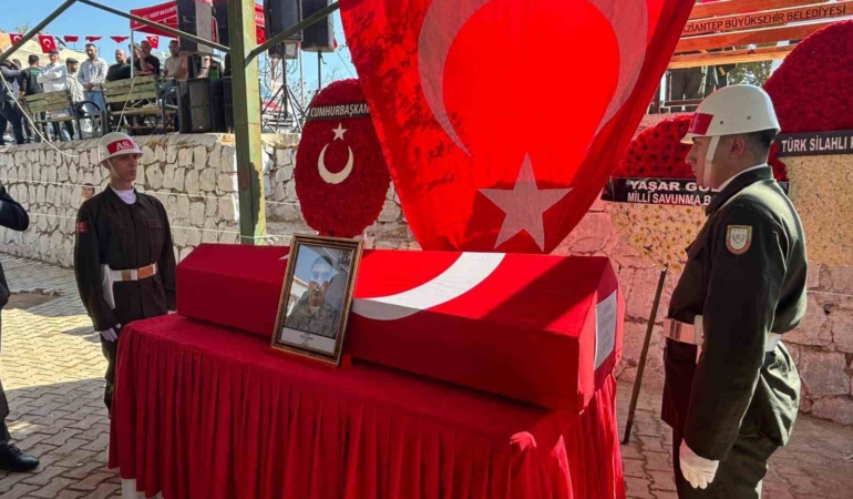 sehit-piyade-er-eyup-guner-son-seyahatine-ugurlandi-G5bpufbd.jpg
