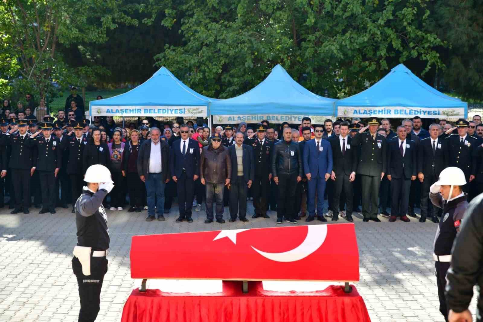 sehit polis memuru gorev yaptigi ilceden ugurlandi 2 471Quahc