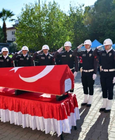 sehit-polis-memuru-gorev-yaptigi-ilceden-ugurlandi-bwrAIiaC.jpg