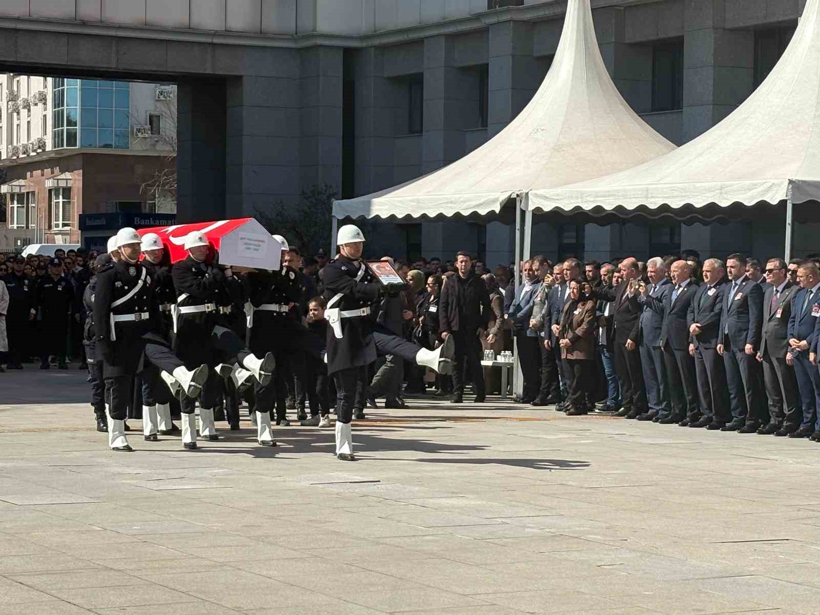 sehit polis memuru seckin yalcin icin emniyette toren duzenlendi 3 eFsu3z62