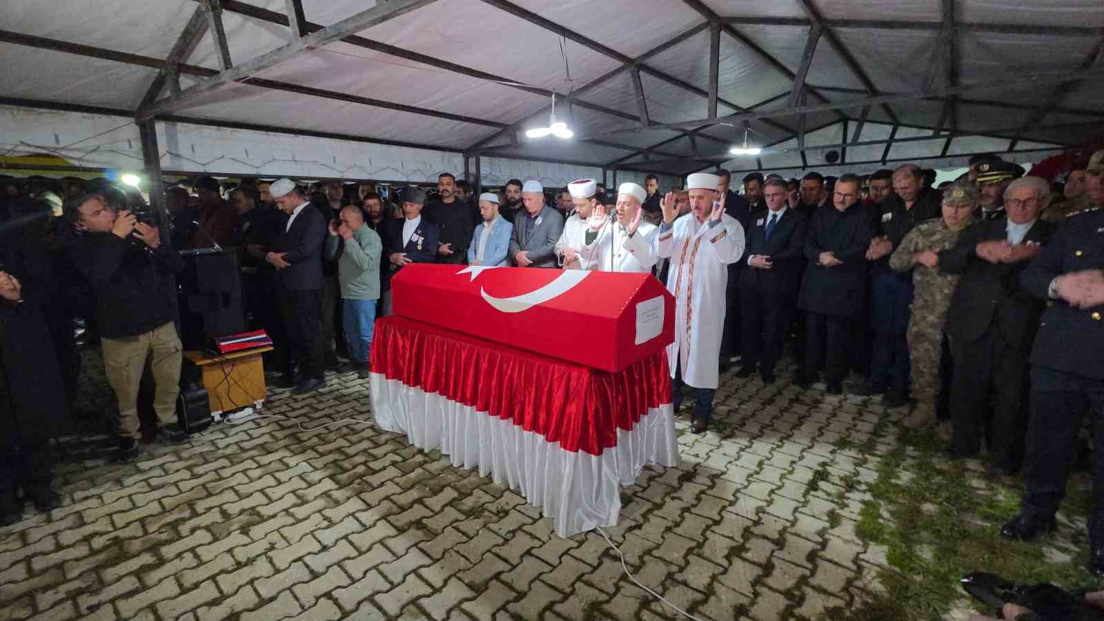 sehit polis memuru tekbirlerle topraga verildi 1 W8DCvtvF