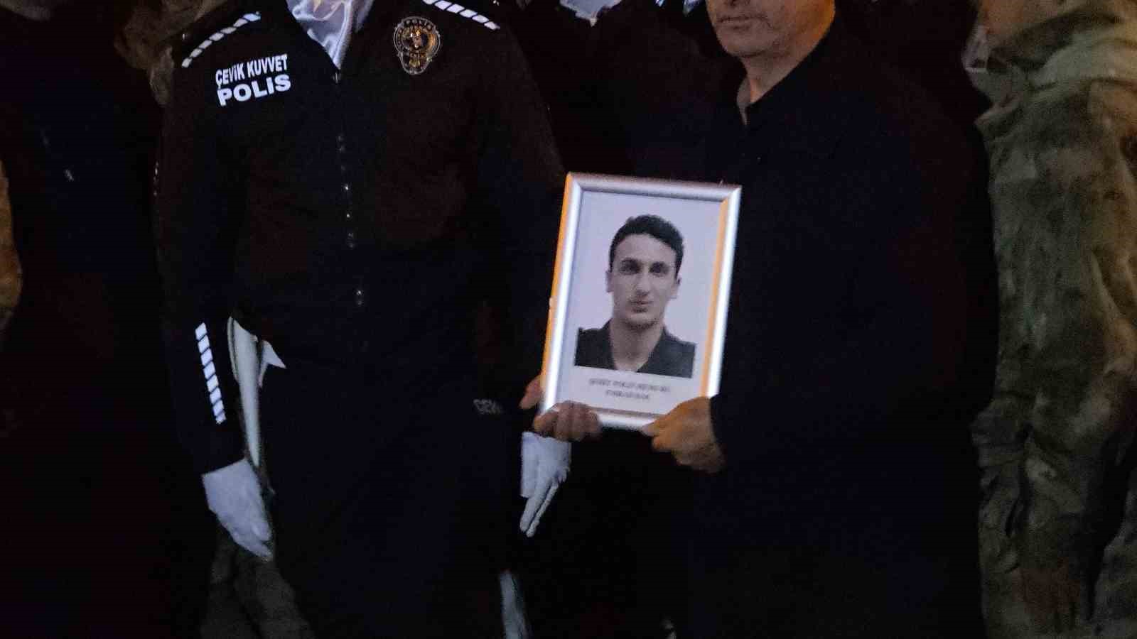 sehit polis memuru tekbirlerle topraga verildi 12 DgD2qXOu
