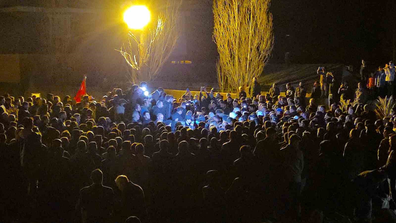 sehit polis memuru tekbirlerle topraga verildi 20 h6yeTtWX