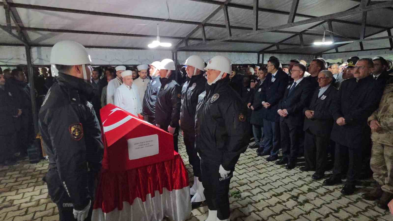 sehit polis memuru tekbirlerle topraga verildi 5 i8BQNksl