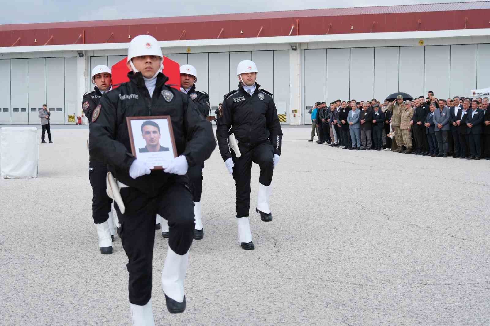 sehit polis memurunun cenazesi vana getirildi 16 BSDldV19