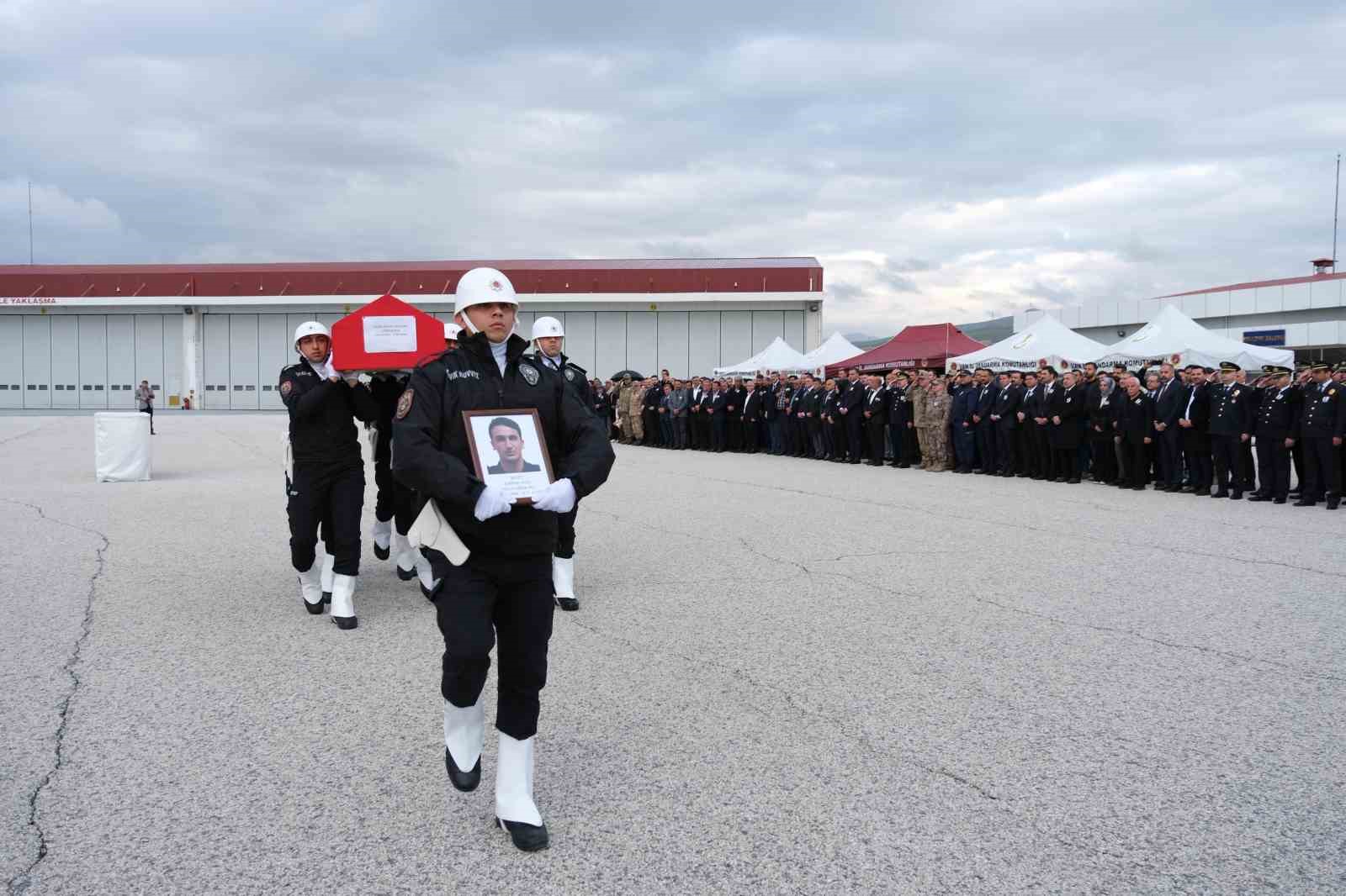 sehit polis memurunun cenazesi vana getirildi 17 Vjw1Qji1