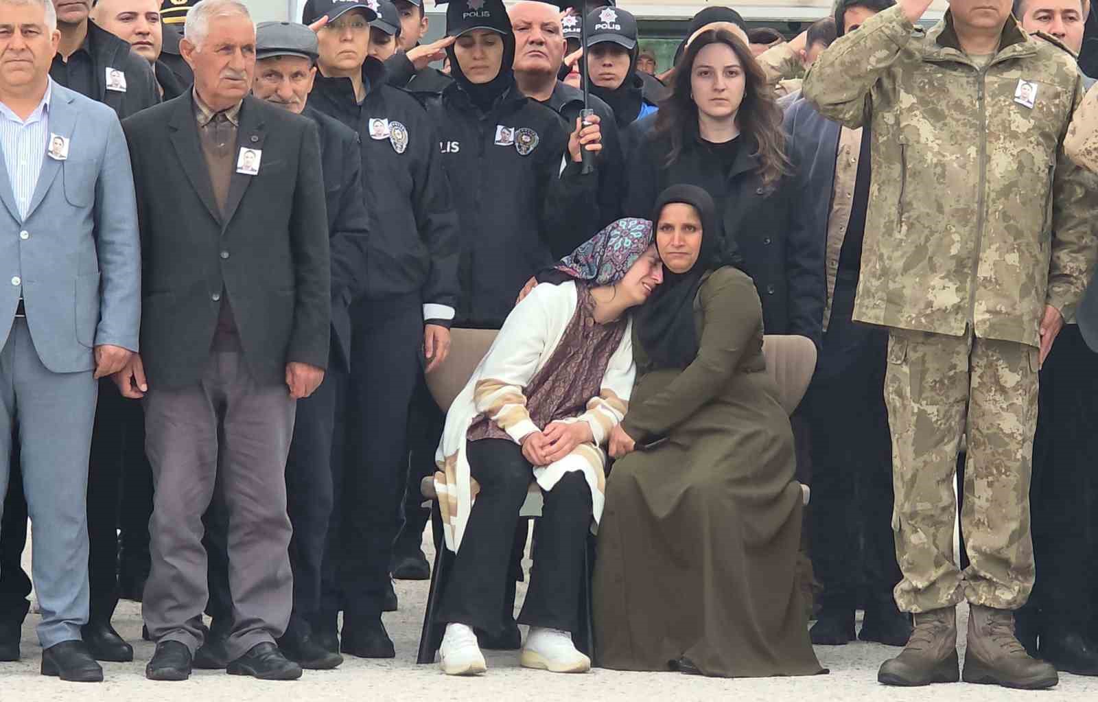 sehit polis memurunun cenazesi vana getirildi 7 I5rFSg1k