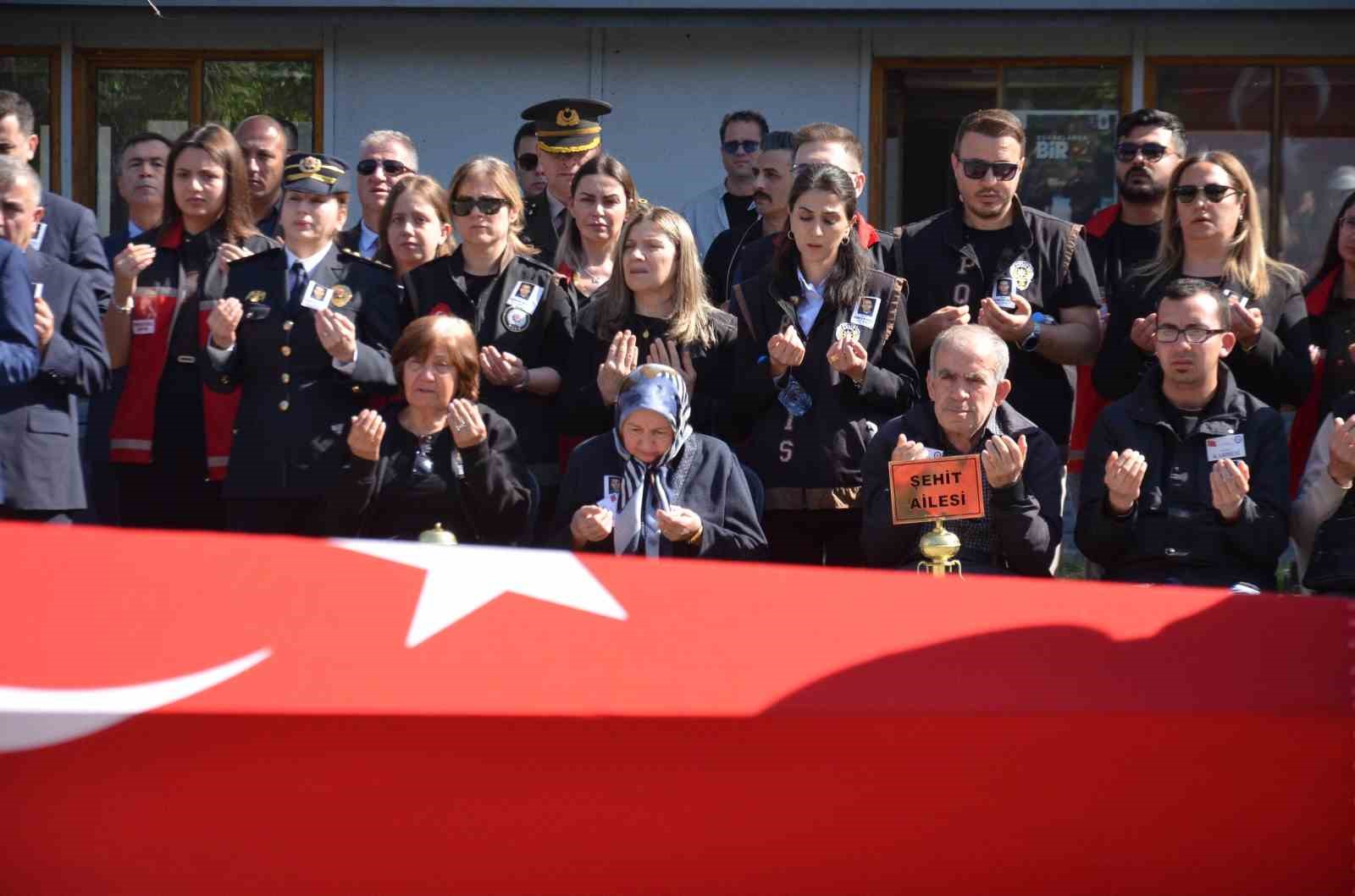 sehit polis serkan hizli izmirden dualarla ugurlandi 1 KzGRQicK