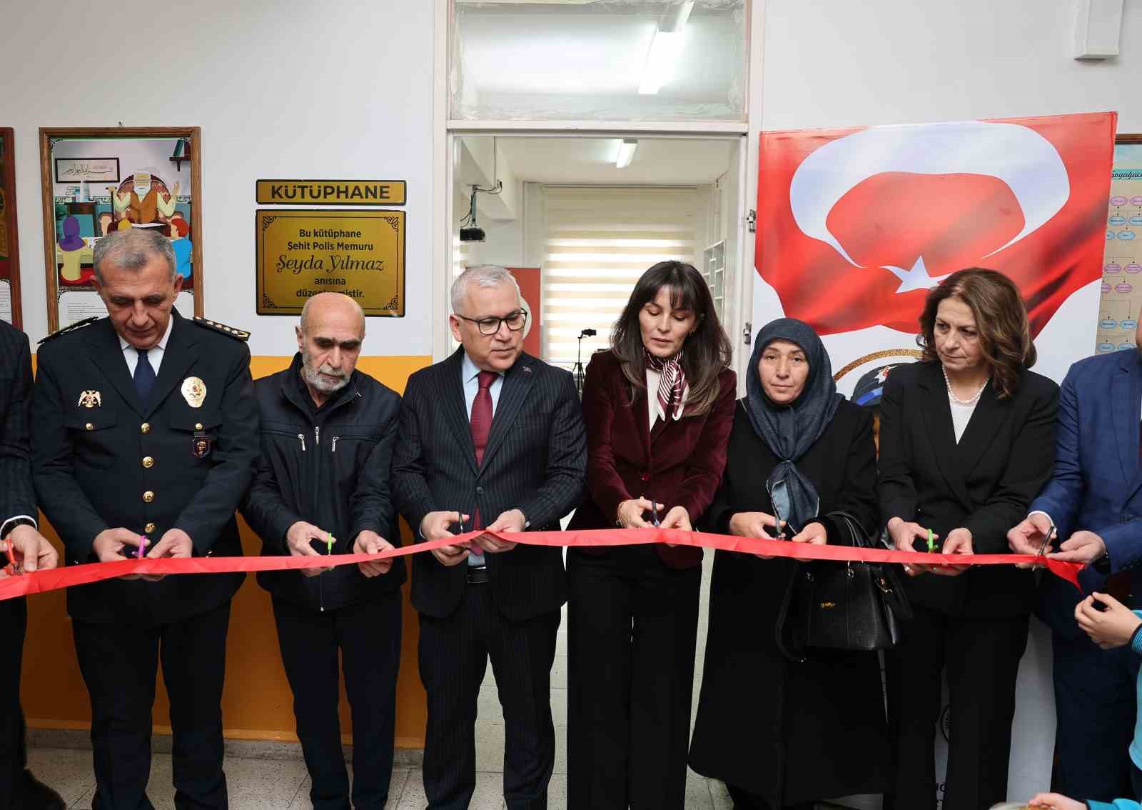 sehit polis seyda yilmazin adi kutuphanede yasatilacak 1 DnS7Ni9v