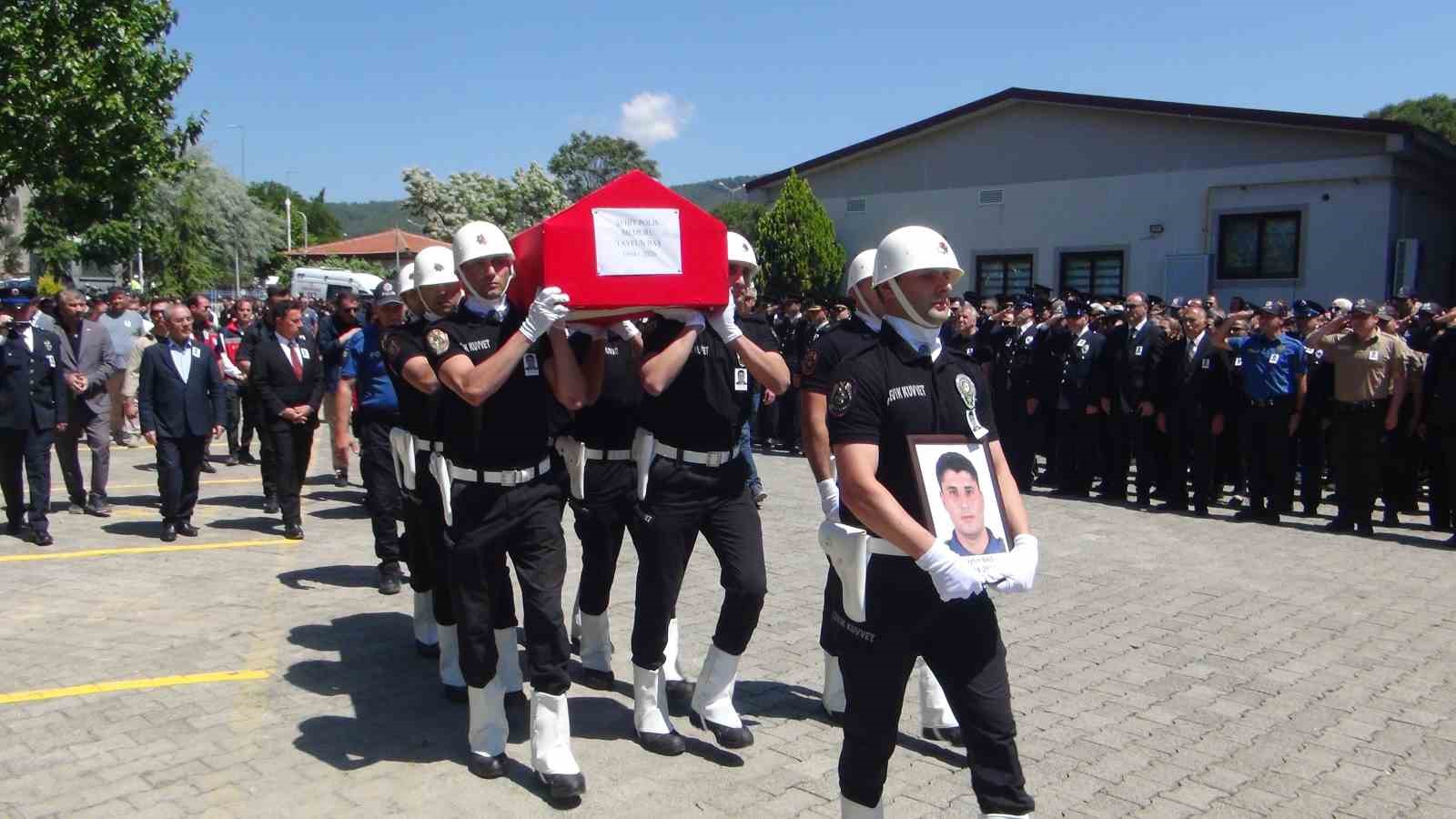 Şehit polise eşinden yürekleri dağlayan veda 8 sehit polise esinden yurekleri daglayan veda 4 Kpak8My9