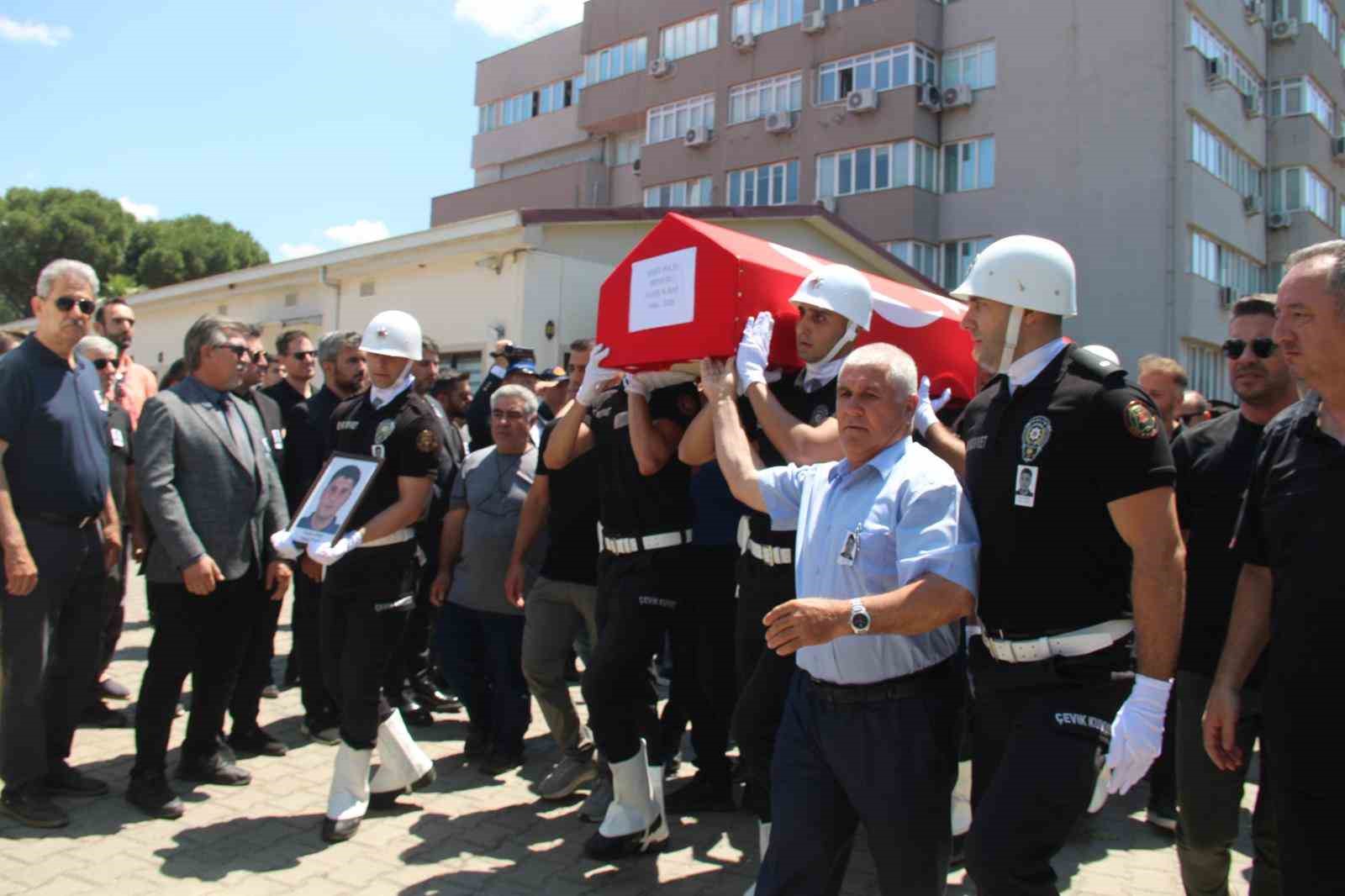 Şehit polise eşinden yürekleri dağlayan veda 9 sehit polise esinden yurekleri daglayan veda 5 k2AzCQPF