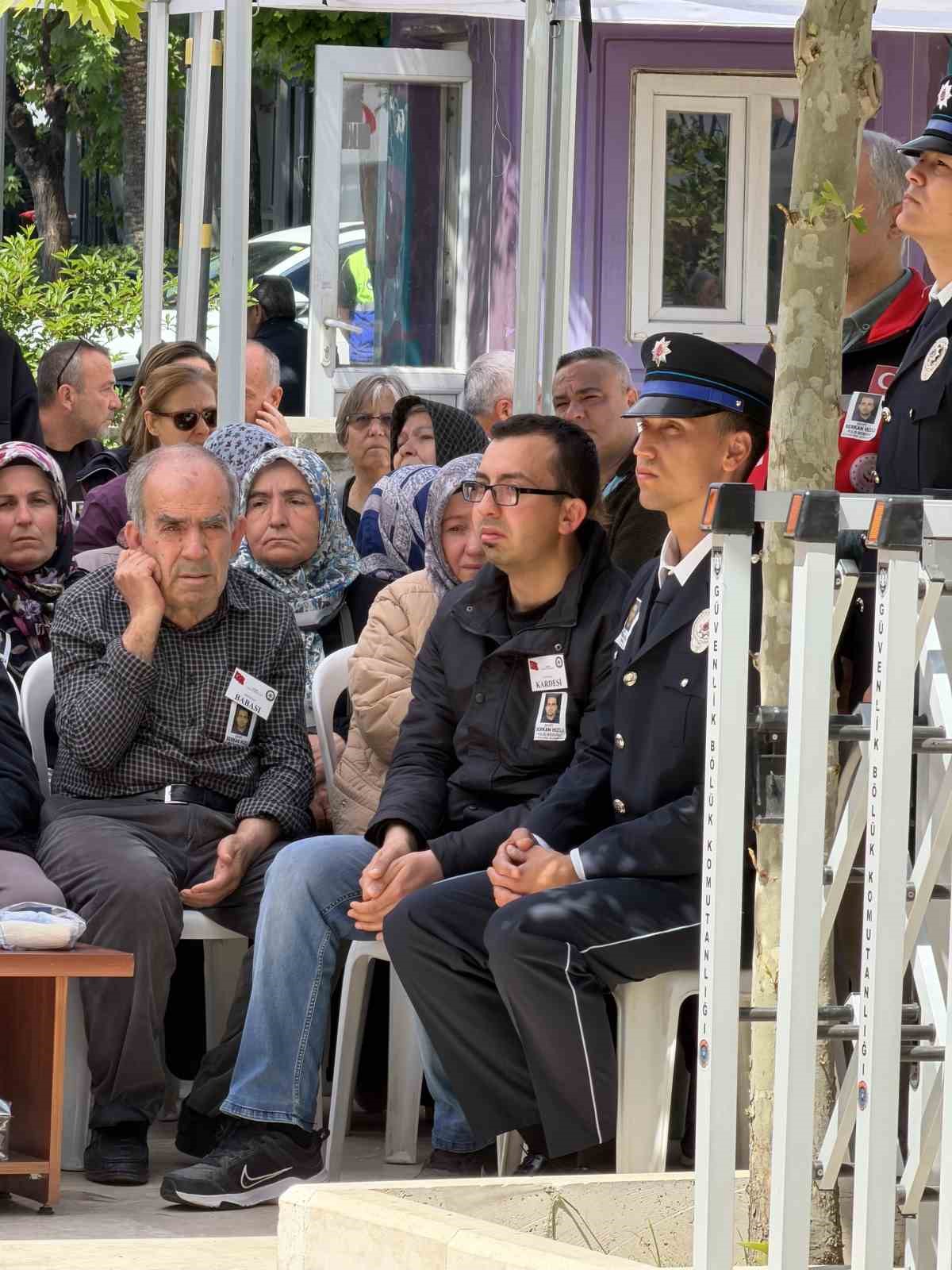 sehit polisin cenazesinde gozyaslari sel oldu 10 wbq65z4j