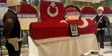 sehit-polisin-cenazesinde-gozyaslari-sel-oldu-LOGfkAlr.jpg