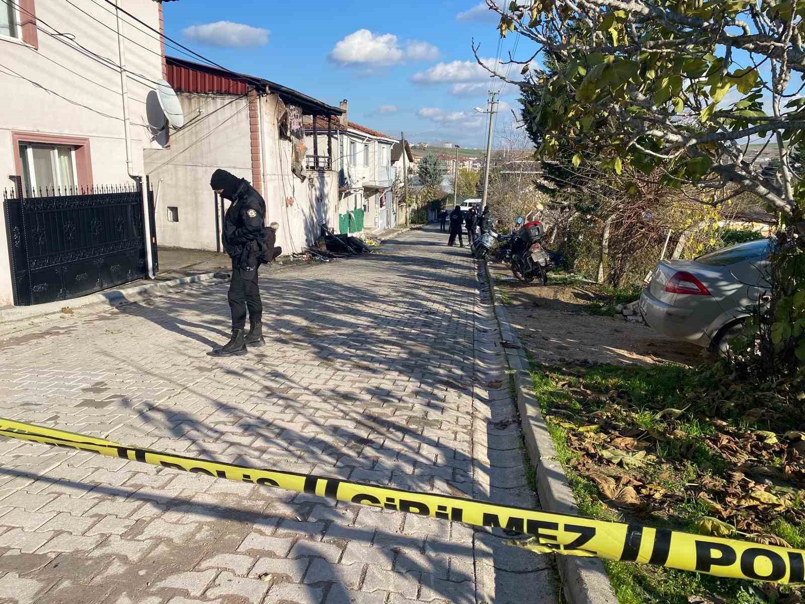 sehit polislerin katili deasli teroristin dijital izleri kocaelideki suphelilere uzandi 2 jVdbkcAR
