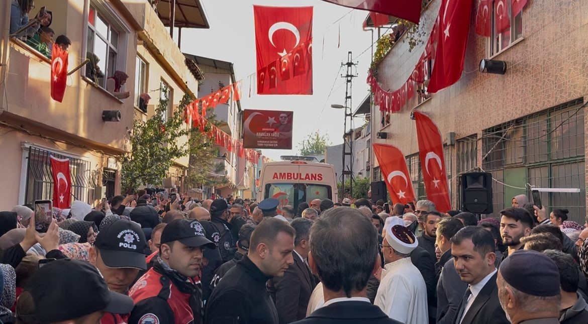 sehit ramazan yagiz bursada helallik alinmasinin ardindan baba ocagina ugurlandi 3 1MeRXBPb