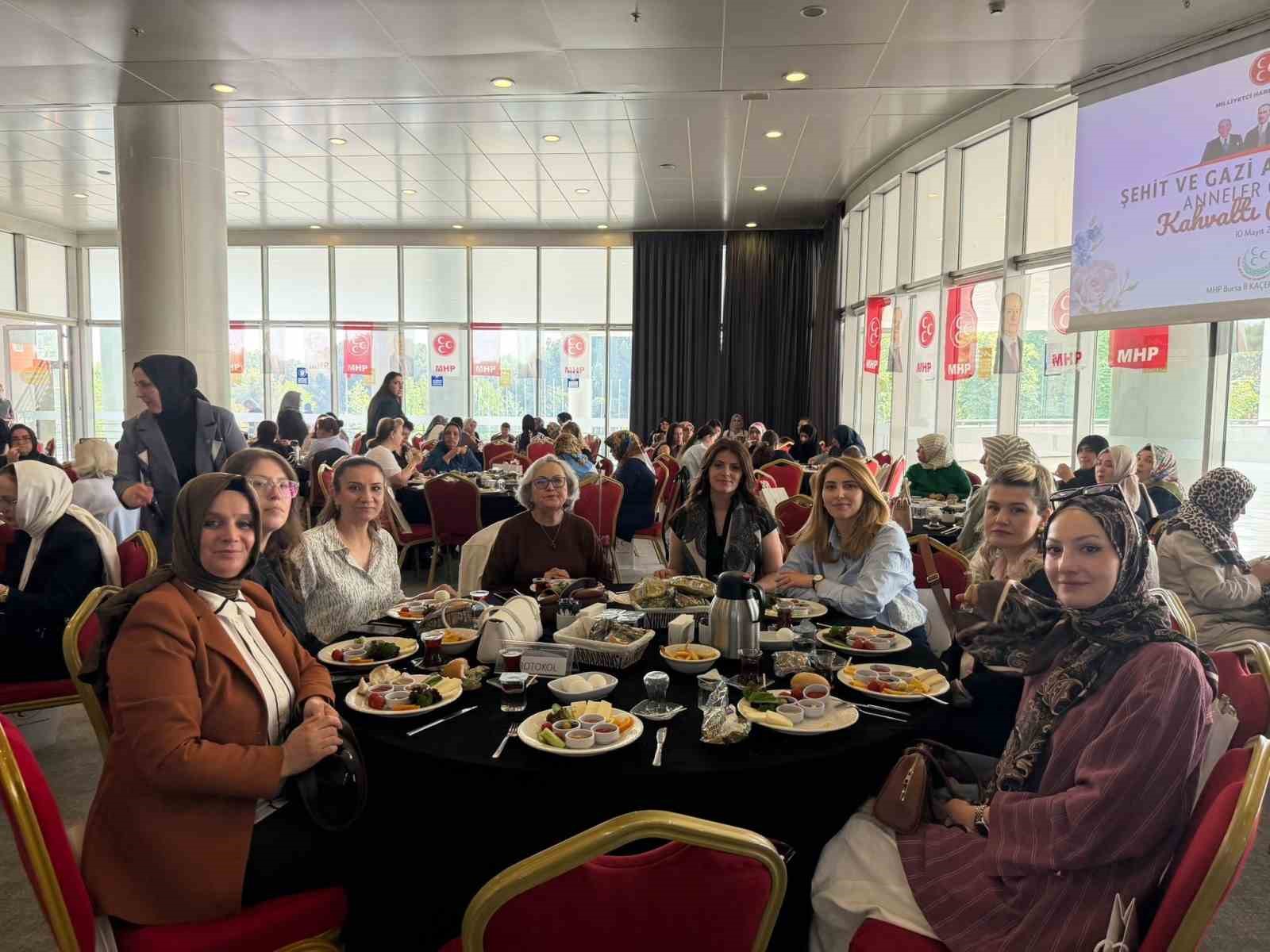 sehit ve gazi aileleri anneler gununde bulustu 1