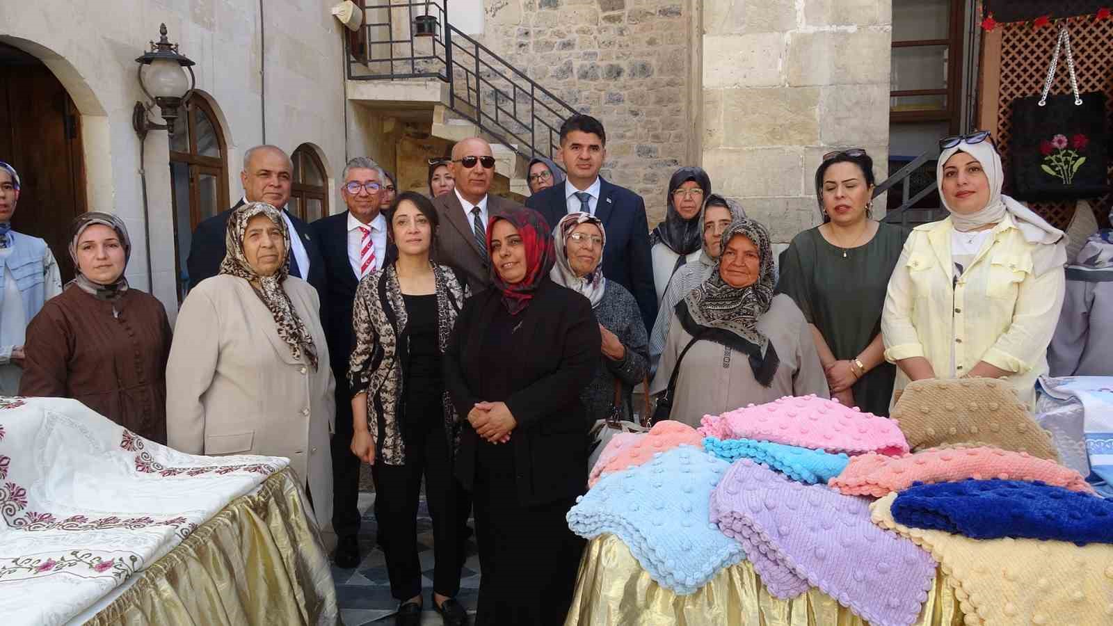 Şehit ve gazi ailelerinden hayır çarşısı 4 sehit ve gazi ailelerinden hayir carsisi 0 5KvBivQ2