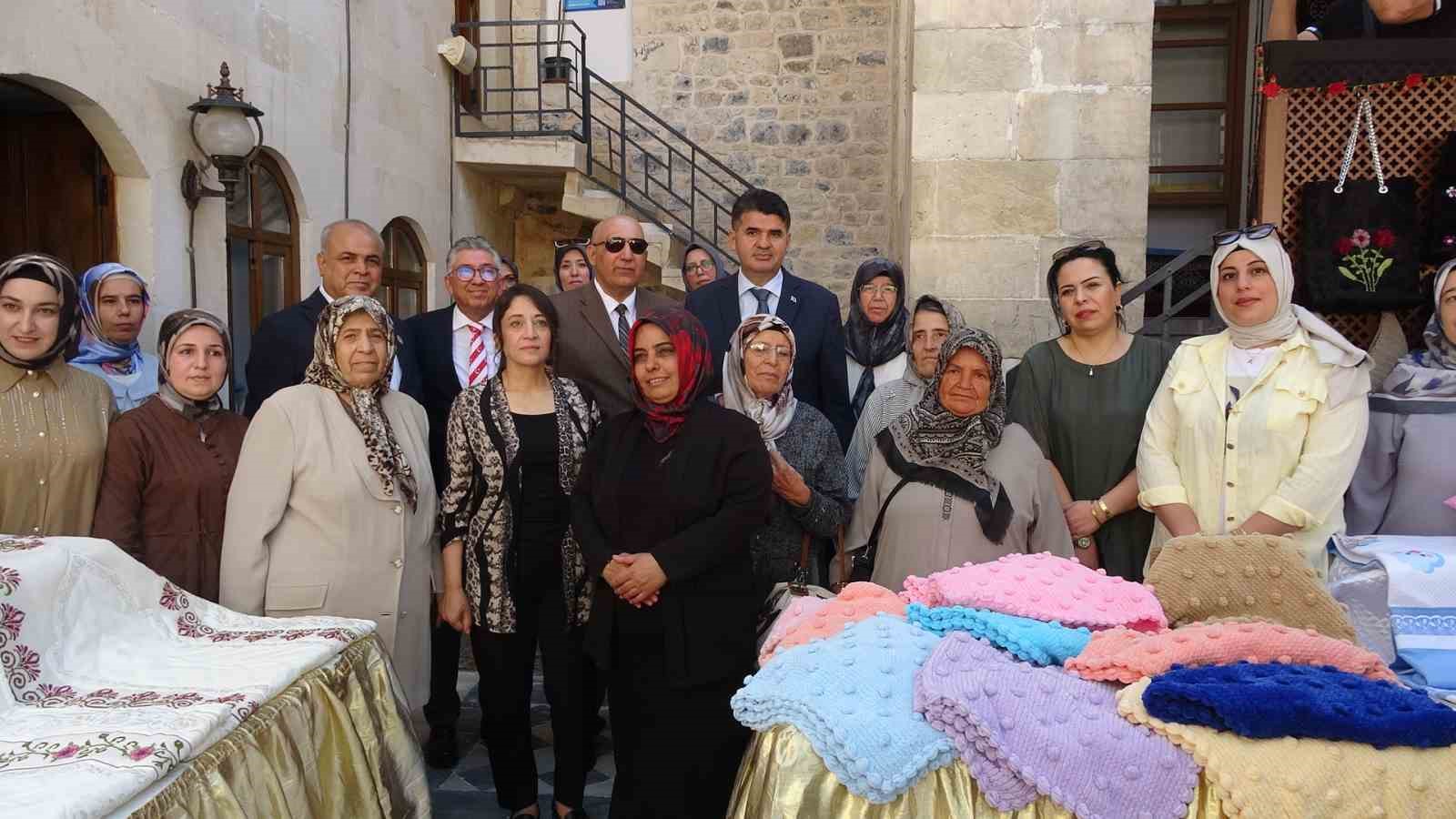 Şehit ve gazi ailelerinden hayır çarşısı 5 sehit ve gazi ailelerinden hayir carsisi 1