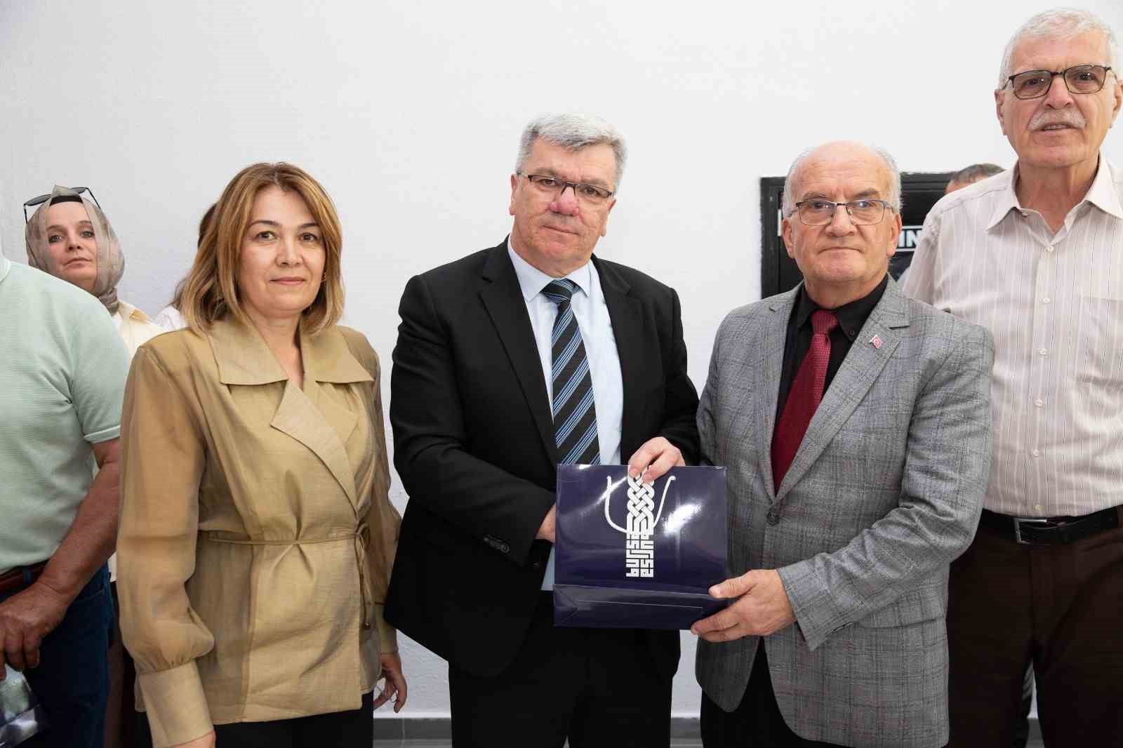 Şehit ve gazi babalarına anlamlı ziyaret 5 sehit ve gazi babalarina anlamli ziyaret 1 OmrZFLe2
