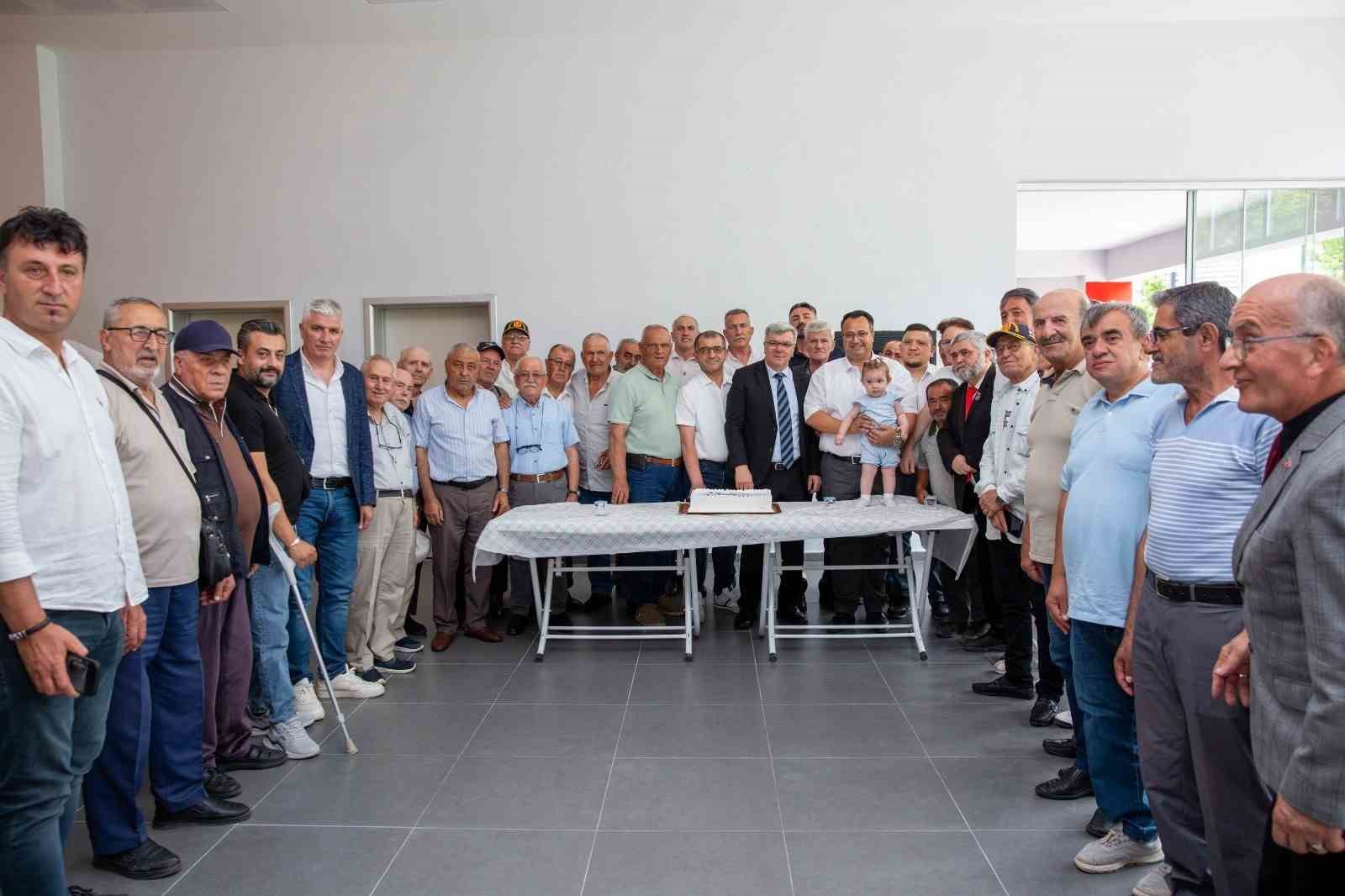 Şehit ve gazi babalarına anlamlı ziyaret 6 sehit ve gazi babalarina anlamli ziyaret 2 s9518pHf