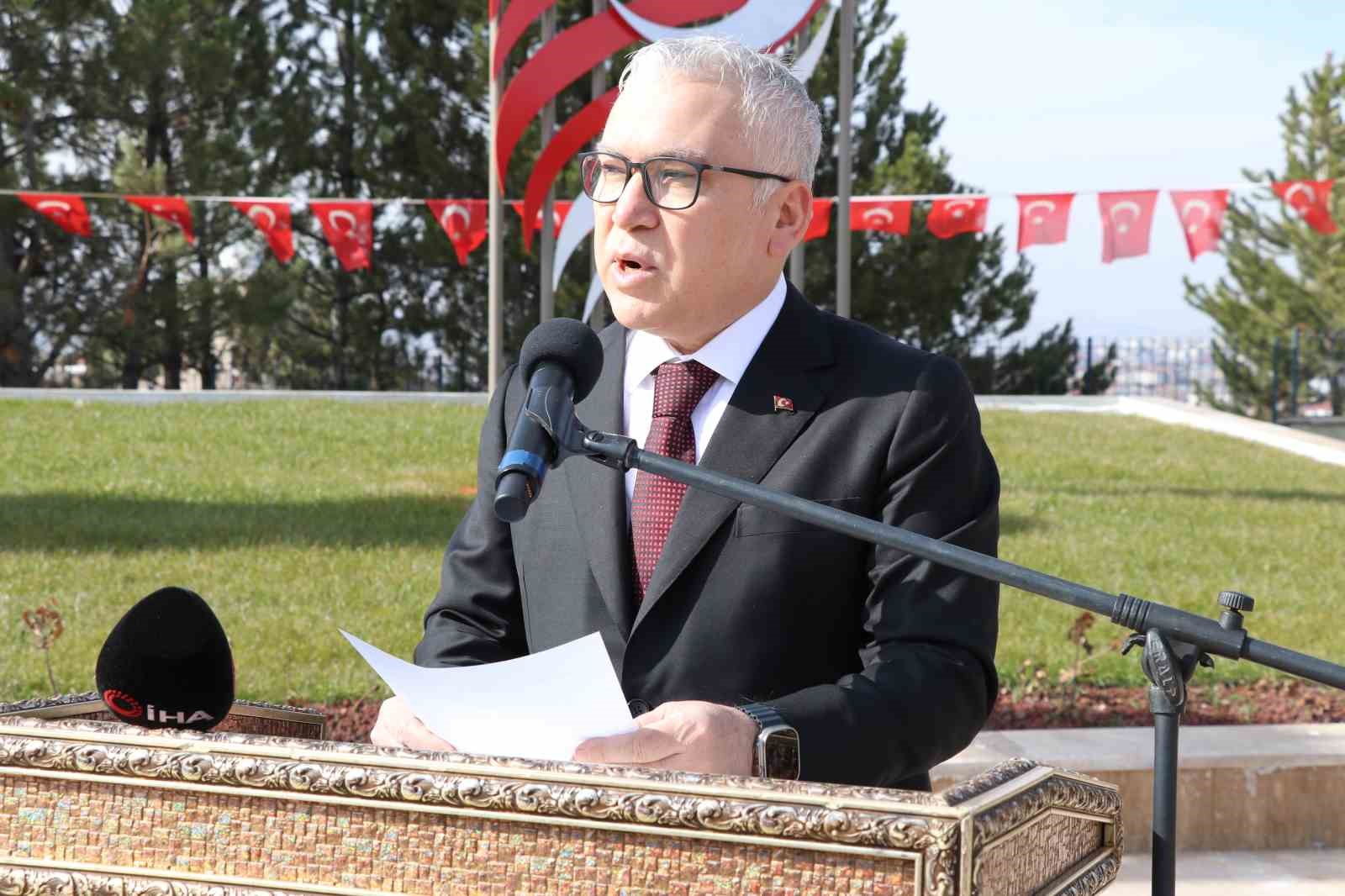 sehit ve gazi yakinlarinin yaptigi el emegi tablolar sergilendi 9 hcwIlMXv