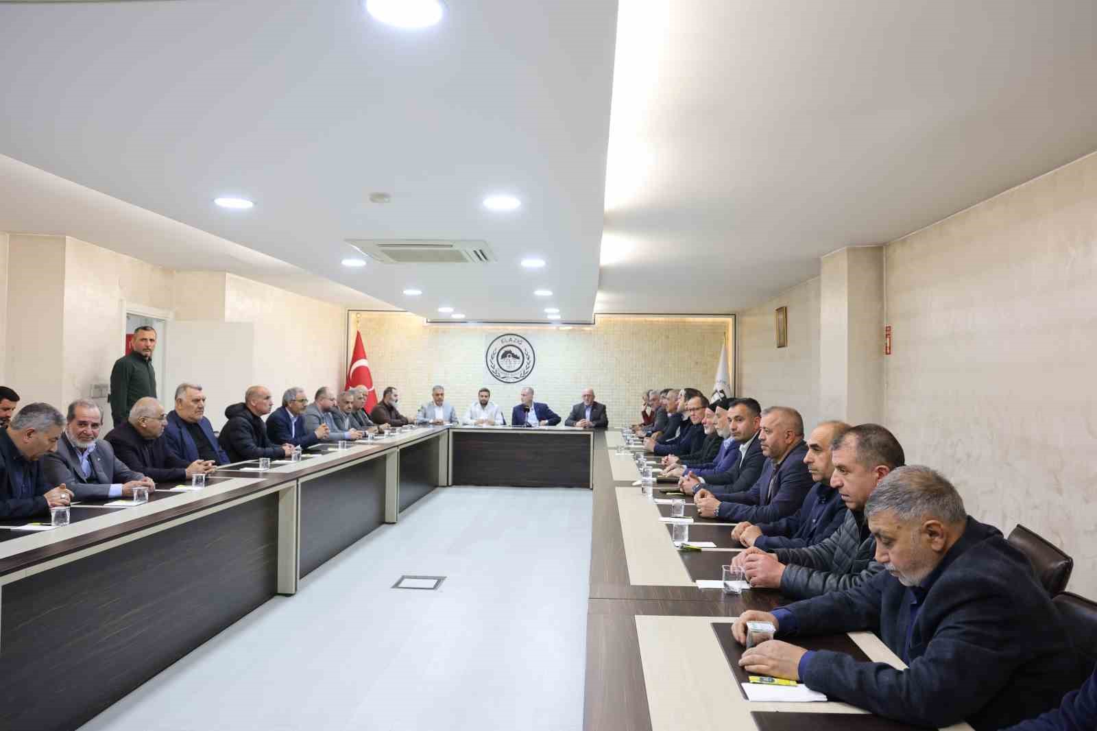 Şehit Yahya Sinvar’ın hücre arkadaşı Kutayşi: "Bizler sadece işgalci İsrail ile değil, bütün batı ülkeleri ve haçlı zihniyeti ile savaşıyoruz" 8 sehit yahya sinvarin hucre arkadasi kutaysi bizler sadece isgalci israil ile degil butun bati