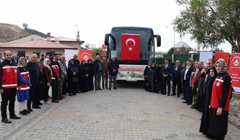 sehit-yakinlari-kahramanlarin-izinde-anadolu-yolculuguna-ugurlandi-rHv2sFWa.jpg