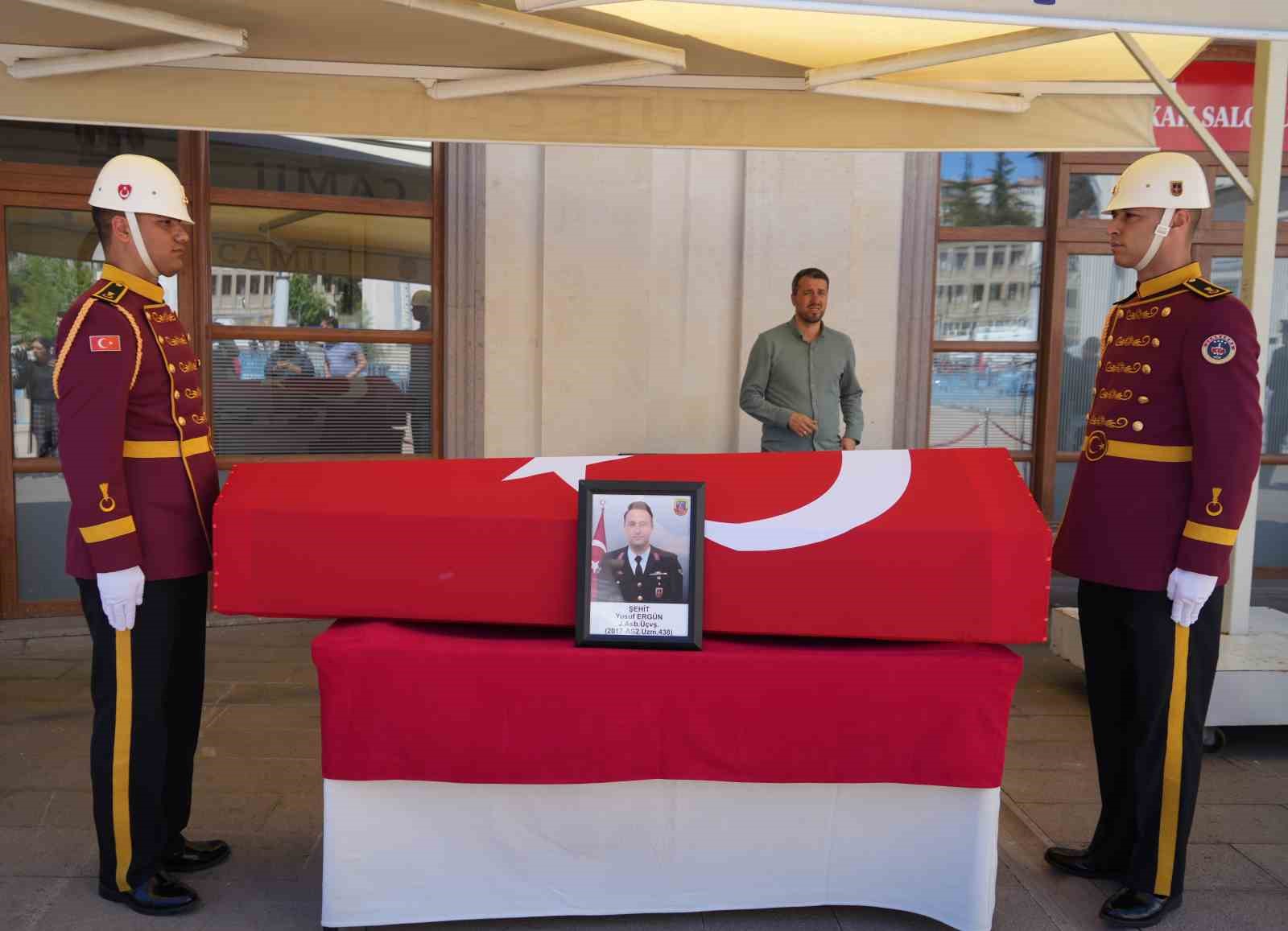 sehit yusuf ergunun naasi kirikkaleye getirildi 3 zRwDeTIE