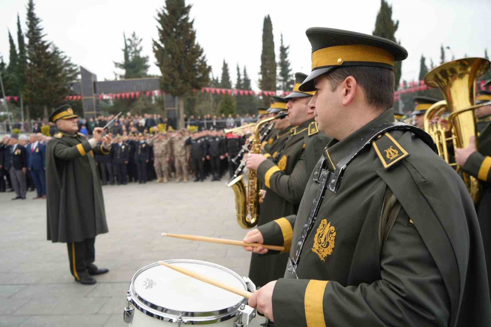 sehitleri anma gununde anlamli opucuk 4