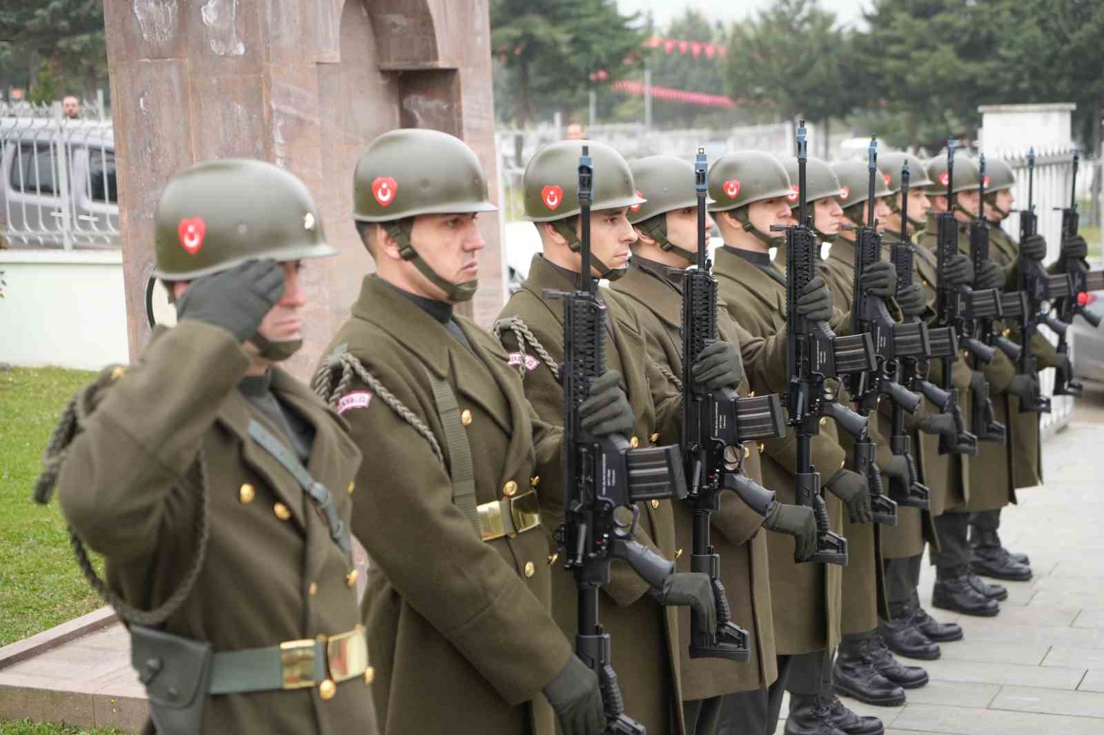 sehitleri anma gununde anlamli opucuk 5 PO1bAzhi