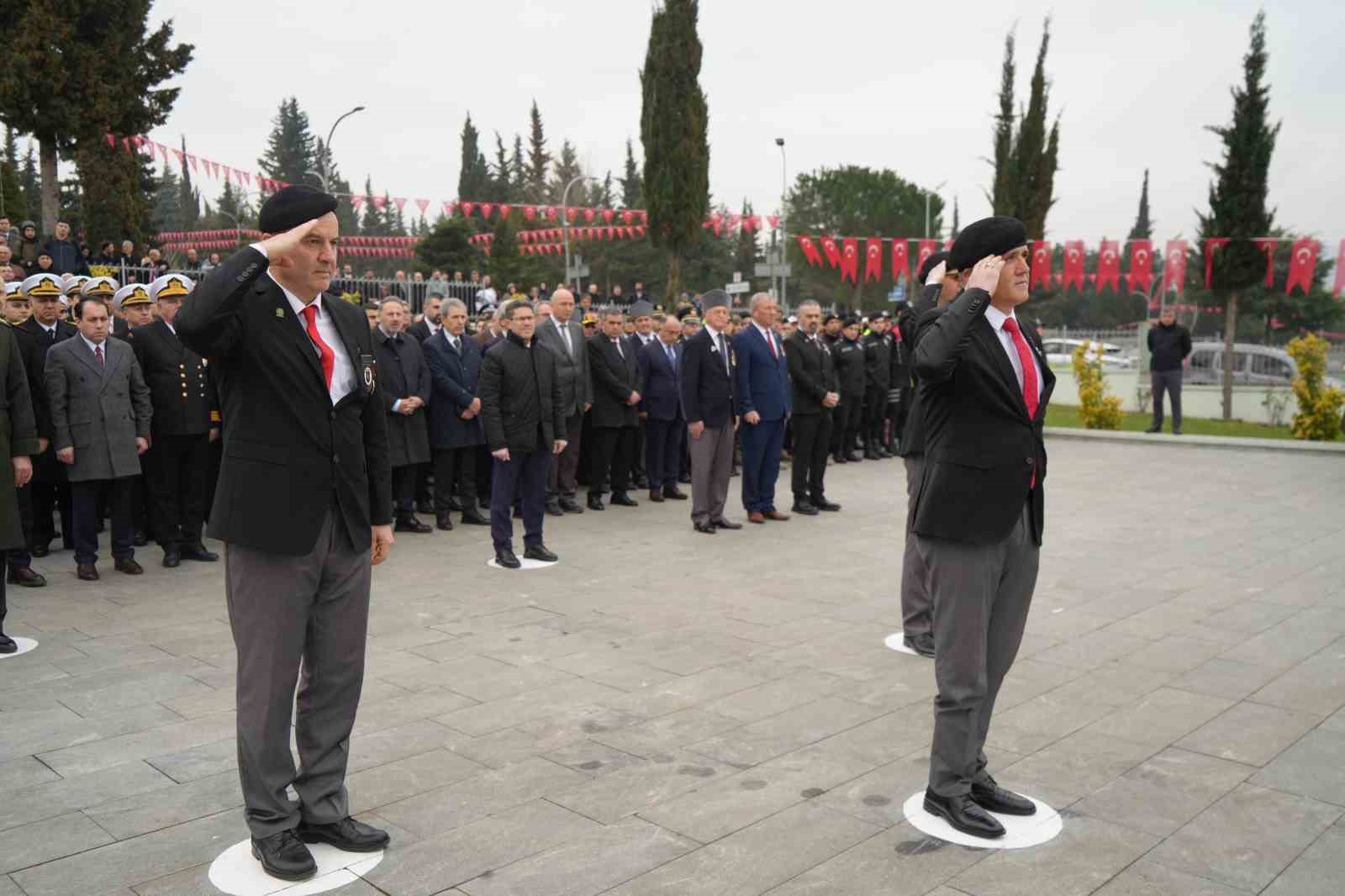 sehitleri anma gununde anlamli opucuk 6 wThLXwT9