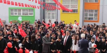 sehitlik-ortaokolu-tabuta-sigmayan-sehit-selcuk-pakerin-annesini-konuk-etti-dGKpMmSl.jpg