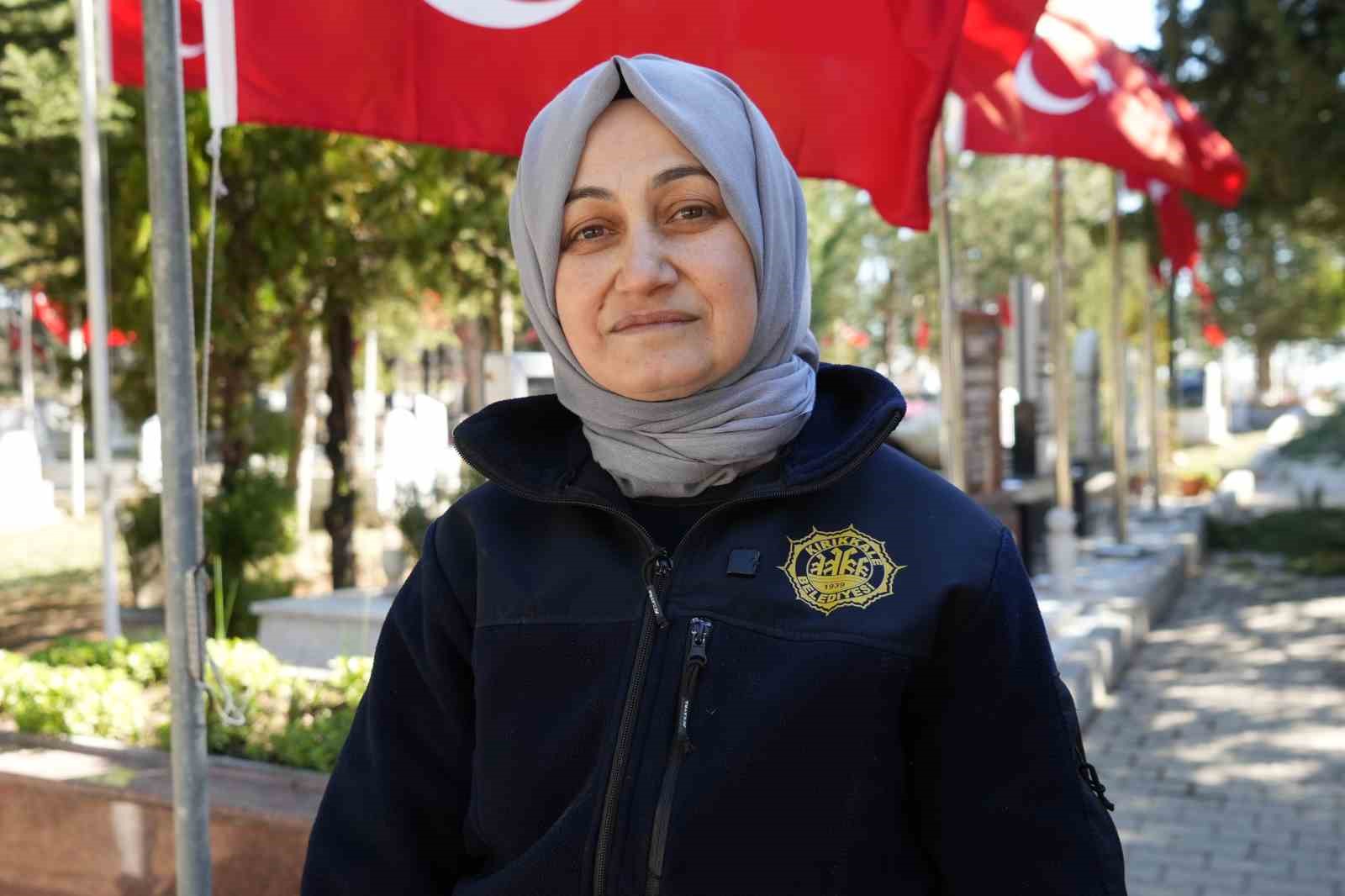 sehitlikte temizlik yapan kadinlarin duygusal anlari 4 us3k6nid