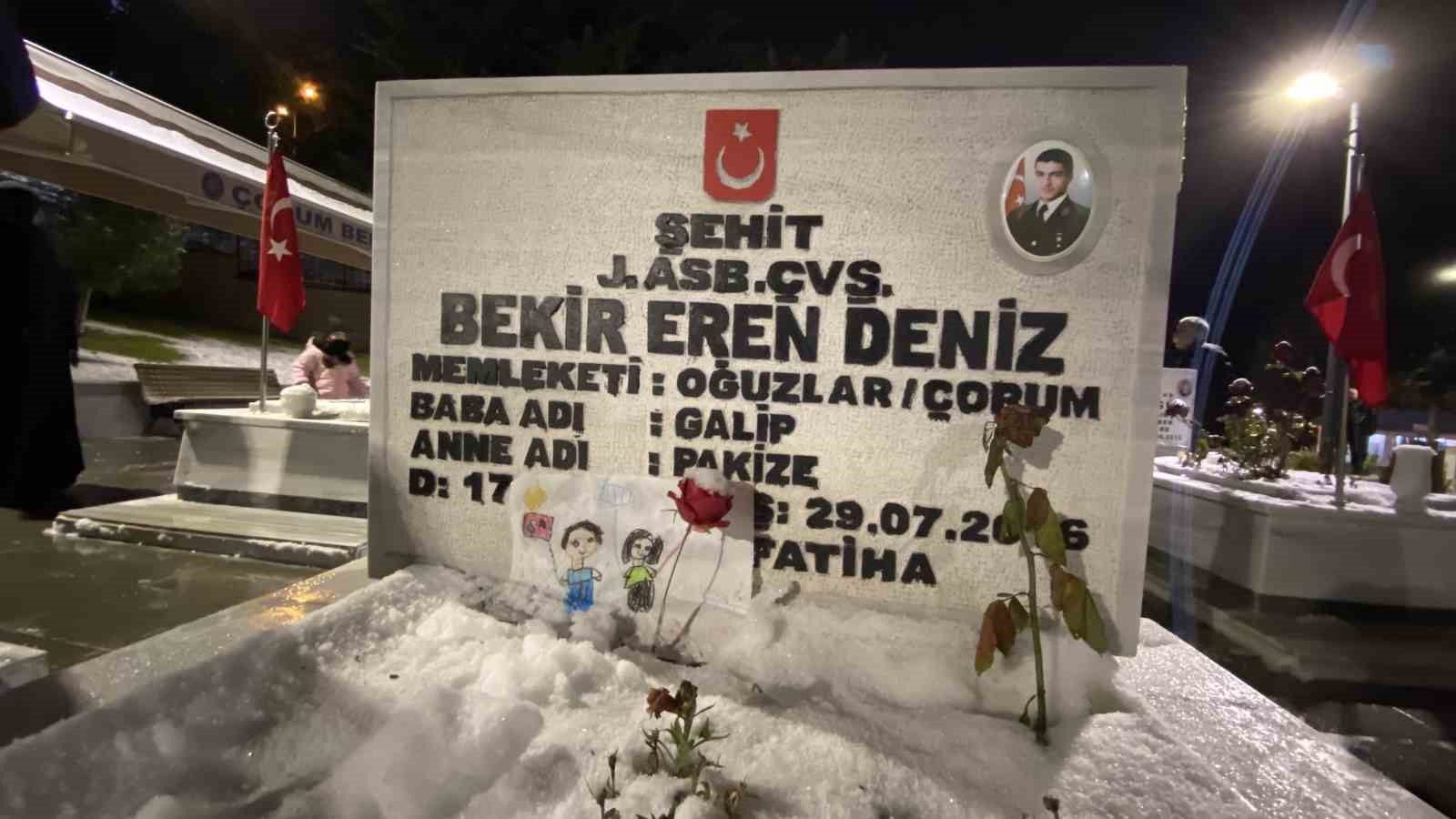 sehitlikte yilbasi gecesi aileler dualarla yeni yila girdi 5
